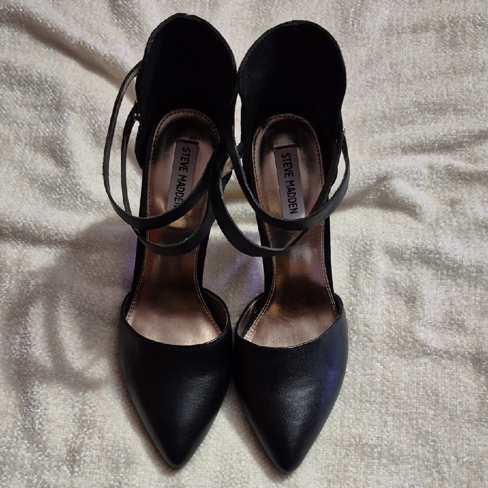 Elegant Black Stiletto Heels - Picture 2 of 5